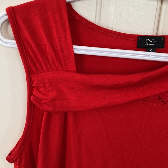 ❤️‍🔥5/20$ STORM💫 Women’s Red Detailed Sleeve-less Top - Picture 5 of 7